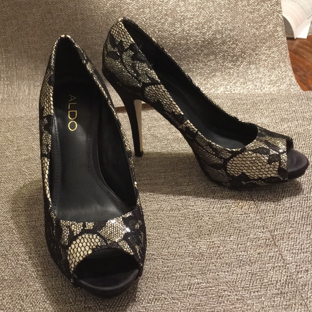 ⭐️LAST CALL- DONATING⭐️ Aldo Heels